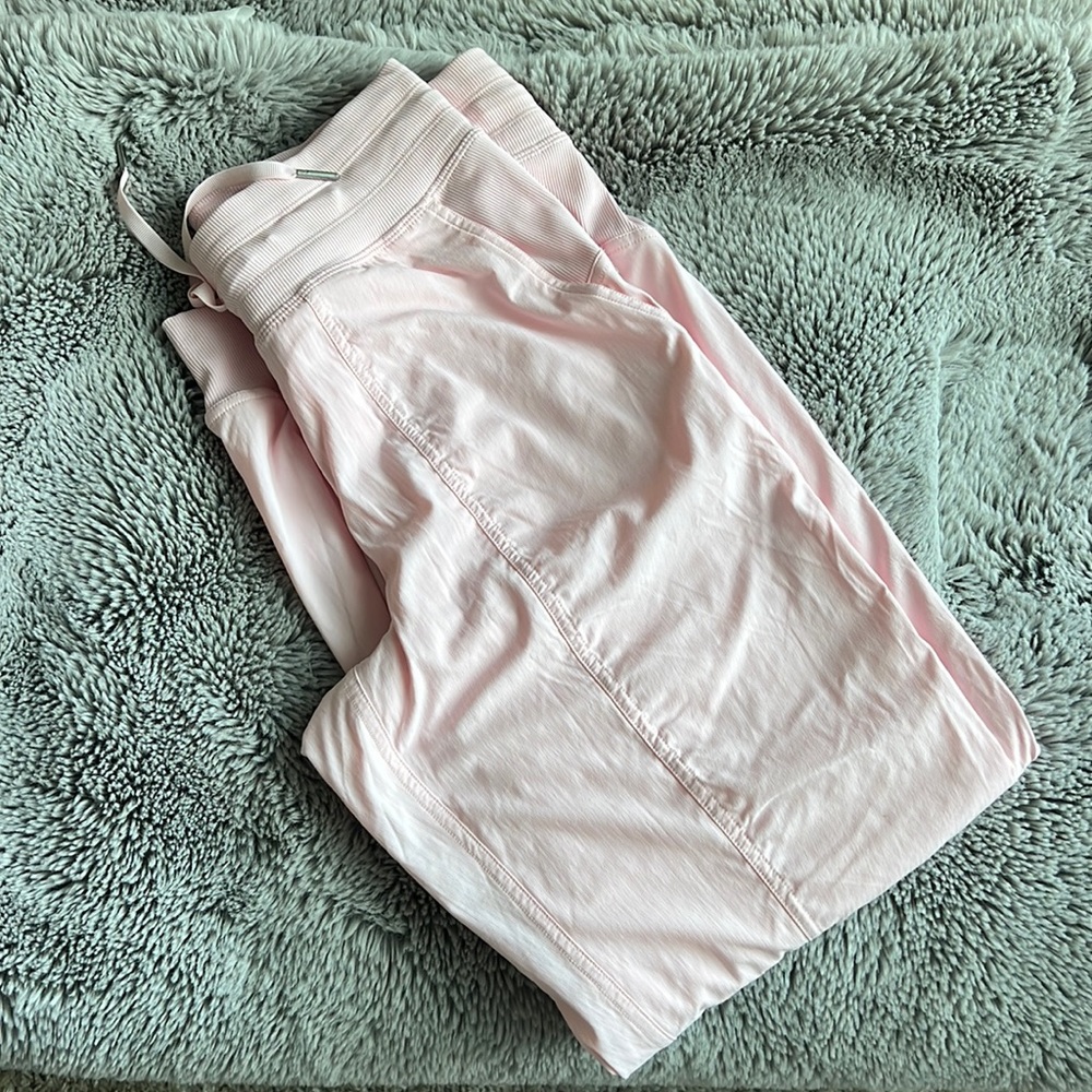 NWOT Dance Studio MR Jogger *Lined STMI 6 Strawberry Milkshake
